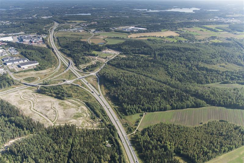 Ilmakuva Lahden moottoritien Liipolan liittymän alueesta.