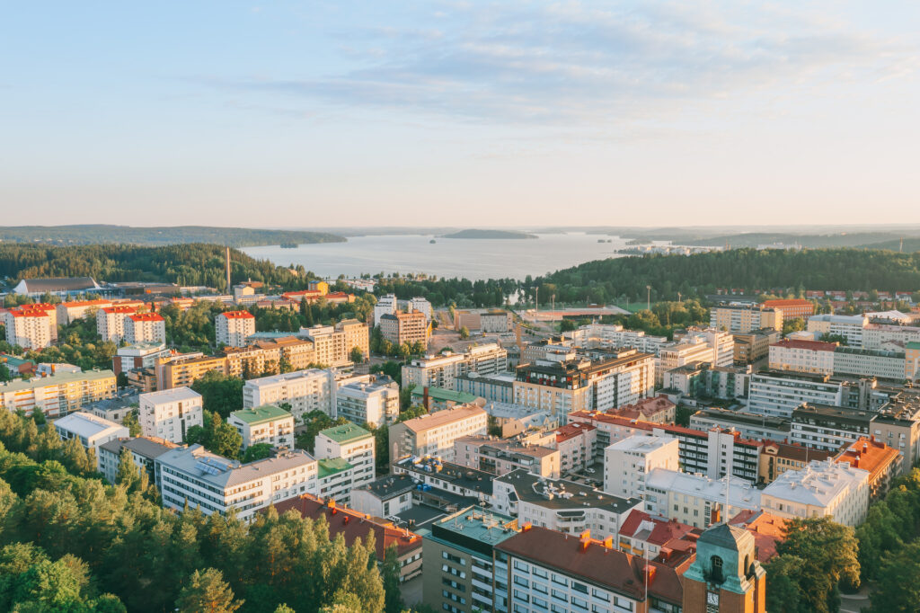 Ilmakuva kaupungintalolta Vesijärvelle päin