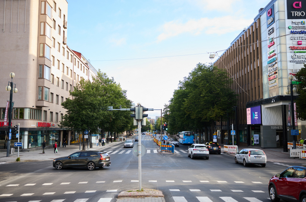 Vesijärvenkadun uudet bussipysäkit kuvattu 10.8.2026.