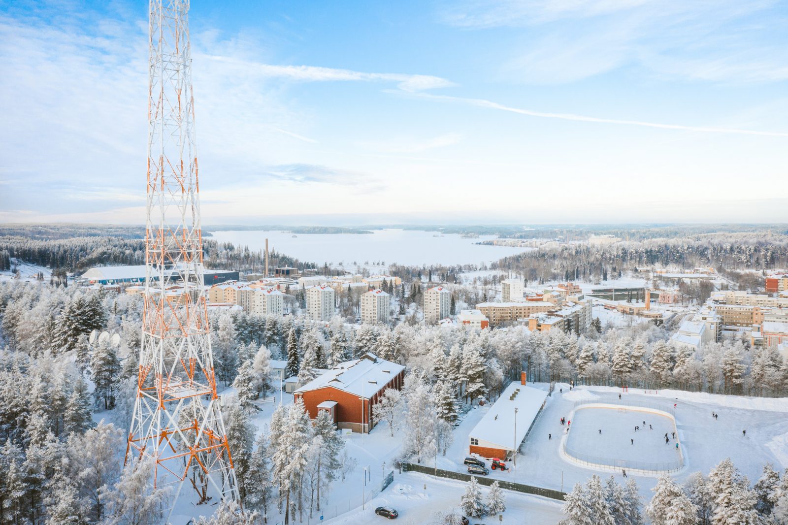 Ilmakuva Radiomäestä lumipeitteessä