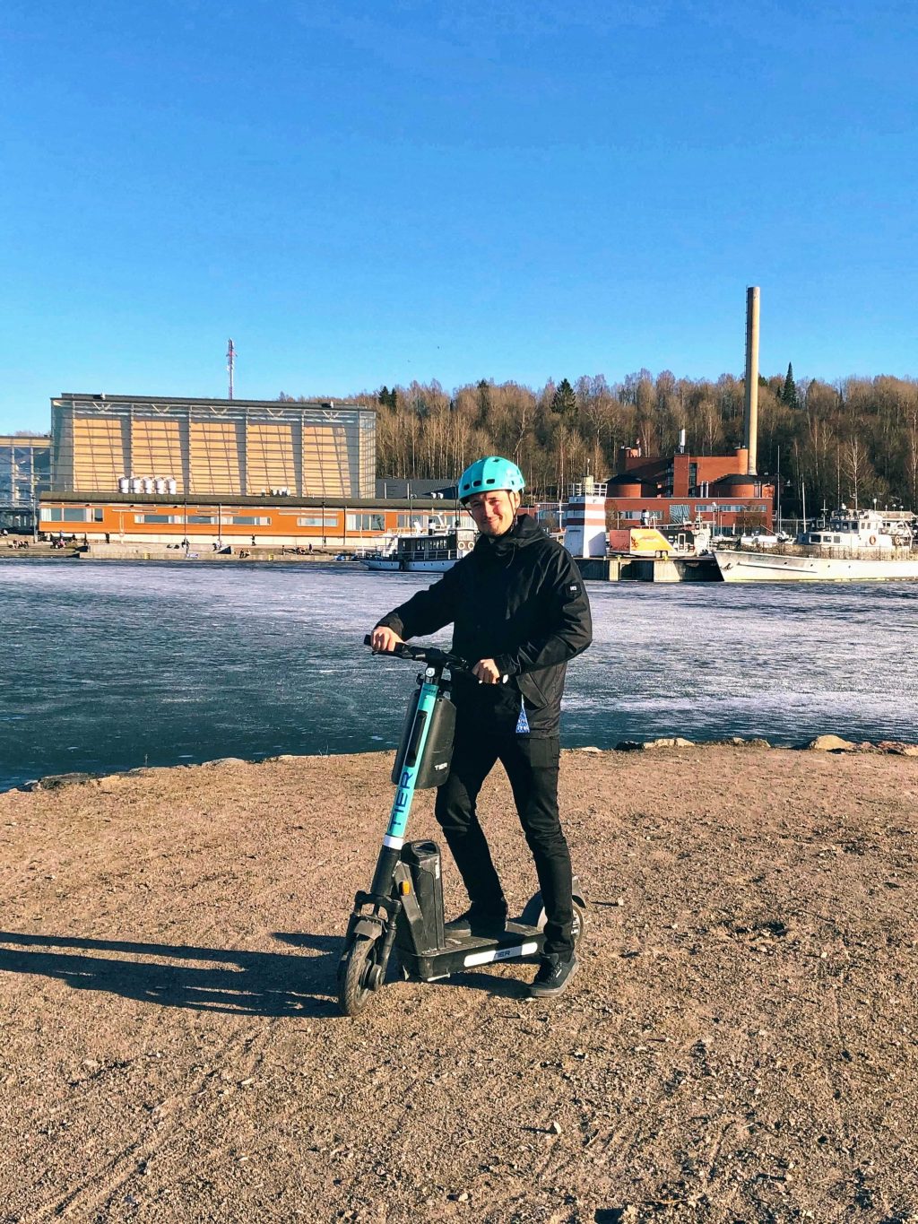 Tierin sähköpotkulauta Lahden satamassa