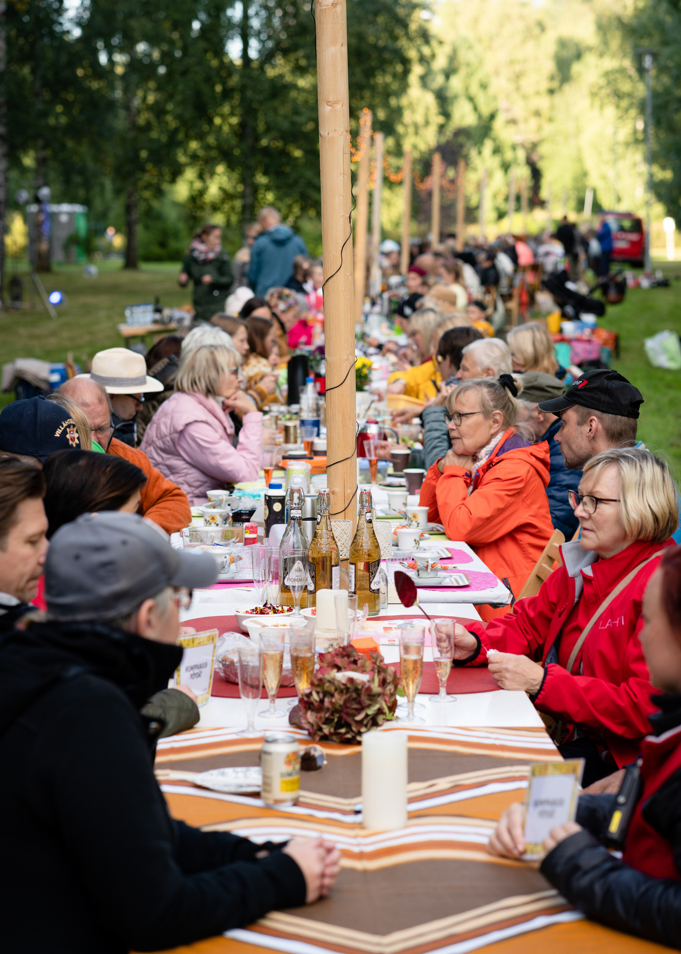 Illallinen Villähteen taivaan alla