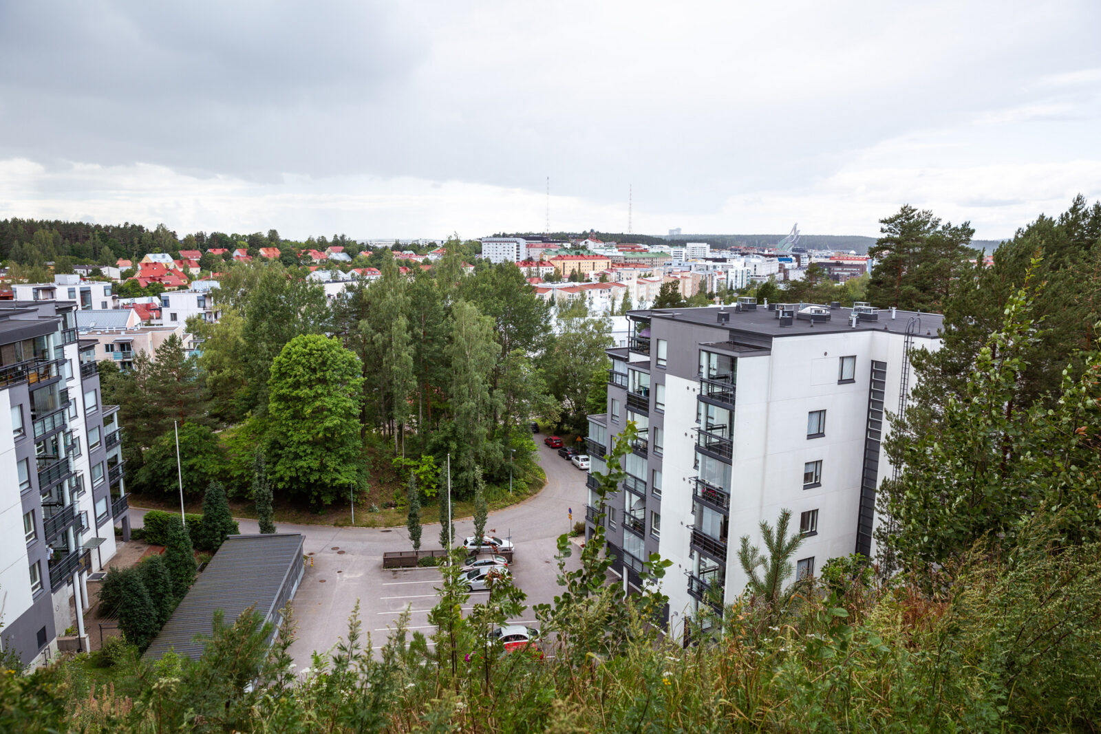 Näkymä Lehmusreitiltä kaupunkiin päin